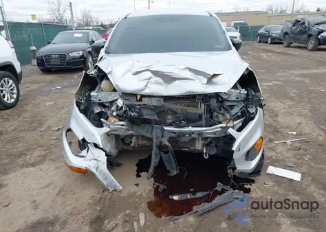 2017 Ford Escape S z USA, uszkodzony, nr VIN 1FMCU0F77HUD19501